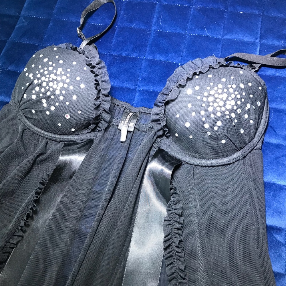 MOVING SALE ⚡️ VICTORIA’S SECRET NIGHTY (LIKE NEW) - Picture 4 of 8